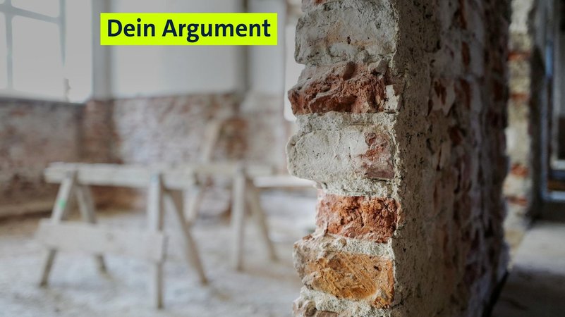 Ein Gebäude wird renoviert. Zu sehen ist ein Zimmer, das komplett kernsaniert wird. | Bild: picture alliance / SZ Photo | Alessandra Schellnegger Ein Gebäude wird renoviert. Zu sehen ist ein Zimmer, das komplett kernsaniert wird.