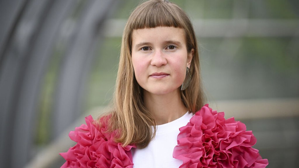 Nicht lustig, aber brutal: "Views" von Marc-Uwe Kling | BR24