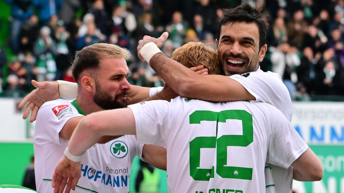 Fürth bleibt oben dran - Sieg im Topspiel gegen Düsseldorf