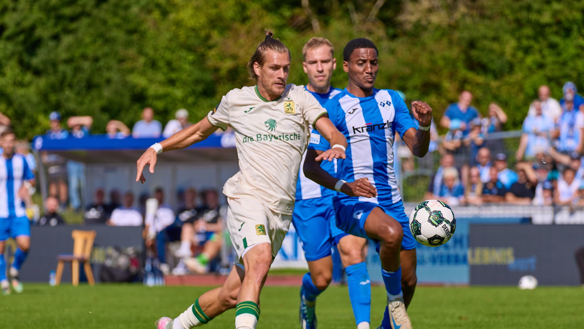 Spielszene FV Illertissen - TSV 1860 München