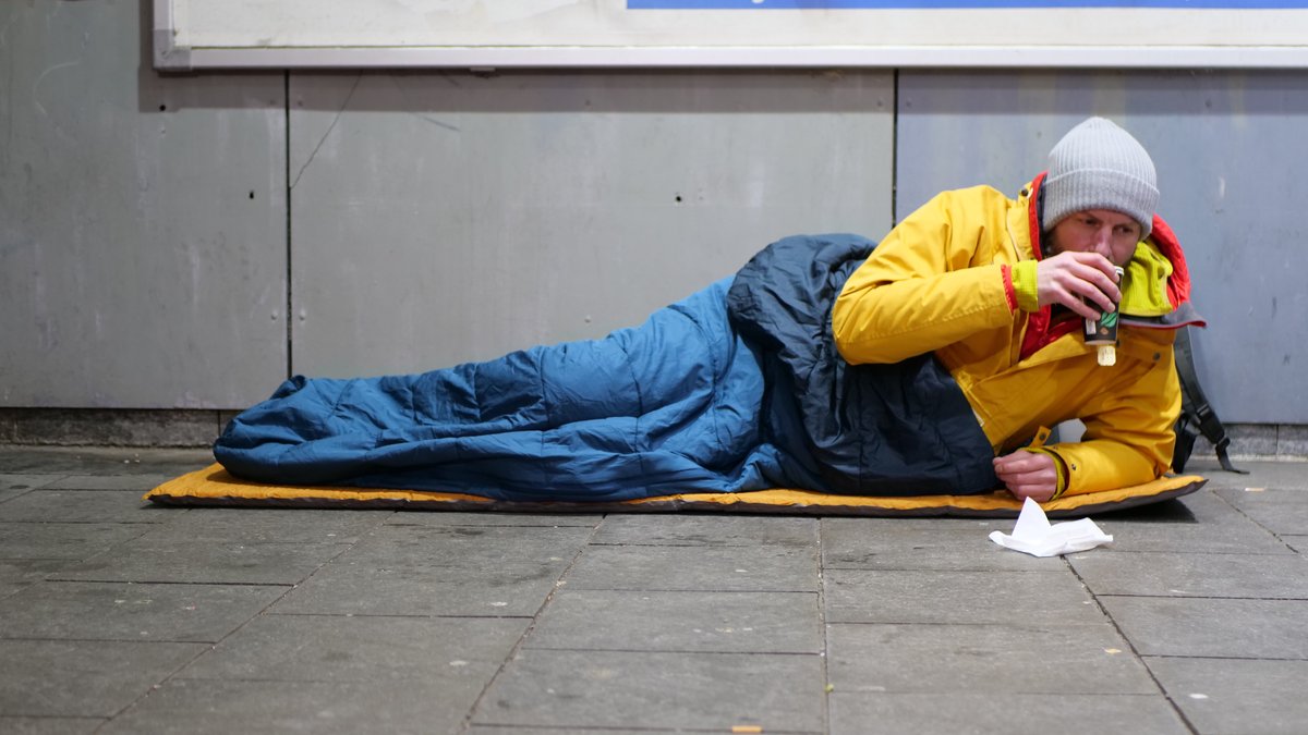 Bei Minusgraden auf Platte – Obdachlos für eine Nacht