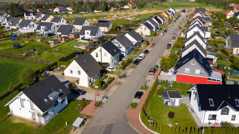 Rund 16 Millionen Ein- und Zweifamilienhäuser gibt es in Deutschland | Bild: dpa-Bildfunk/Jan Woitas Rund 16 Millionen Ein- und Zweifamilienhäuser gibt es in Deutschland