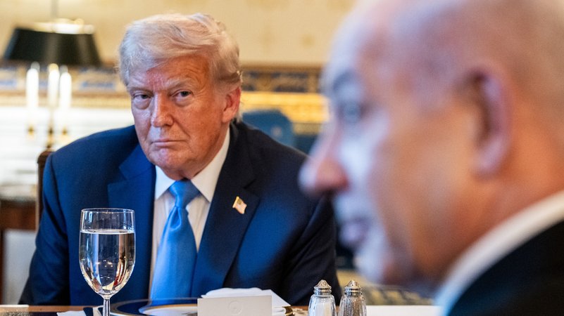 Donald Trump und Benjamin Netanjahu im Juli 2025 in Weißen Haus | Bild: pa/dpa/ZUMAPRESS.com | White House Donald Trump und Benjamin Netanjahu im Juli 2025 in Weißen Haus