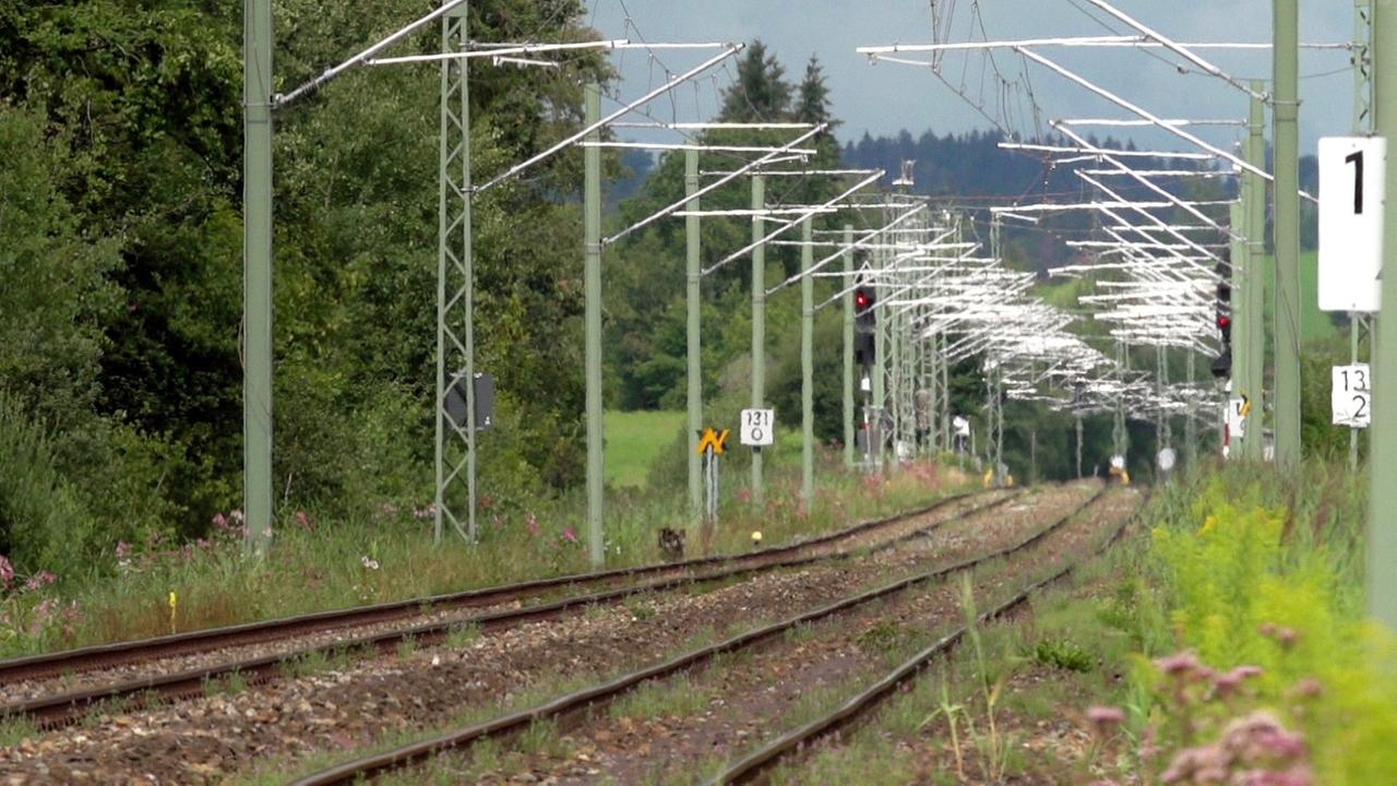 Elektrifizierung Der Bahn : Schienennetz Unter Strom