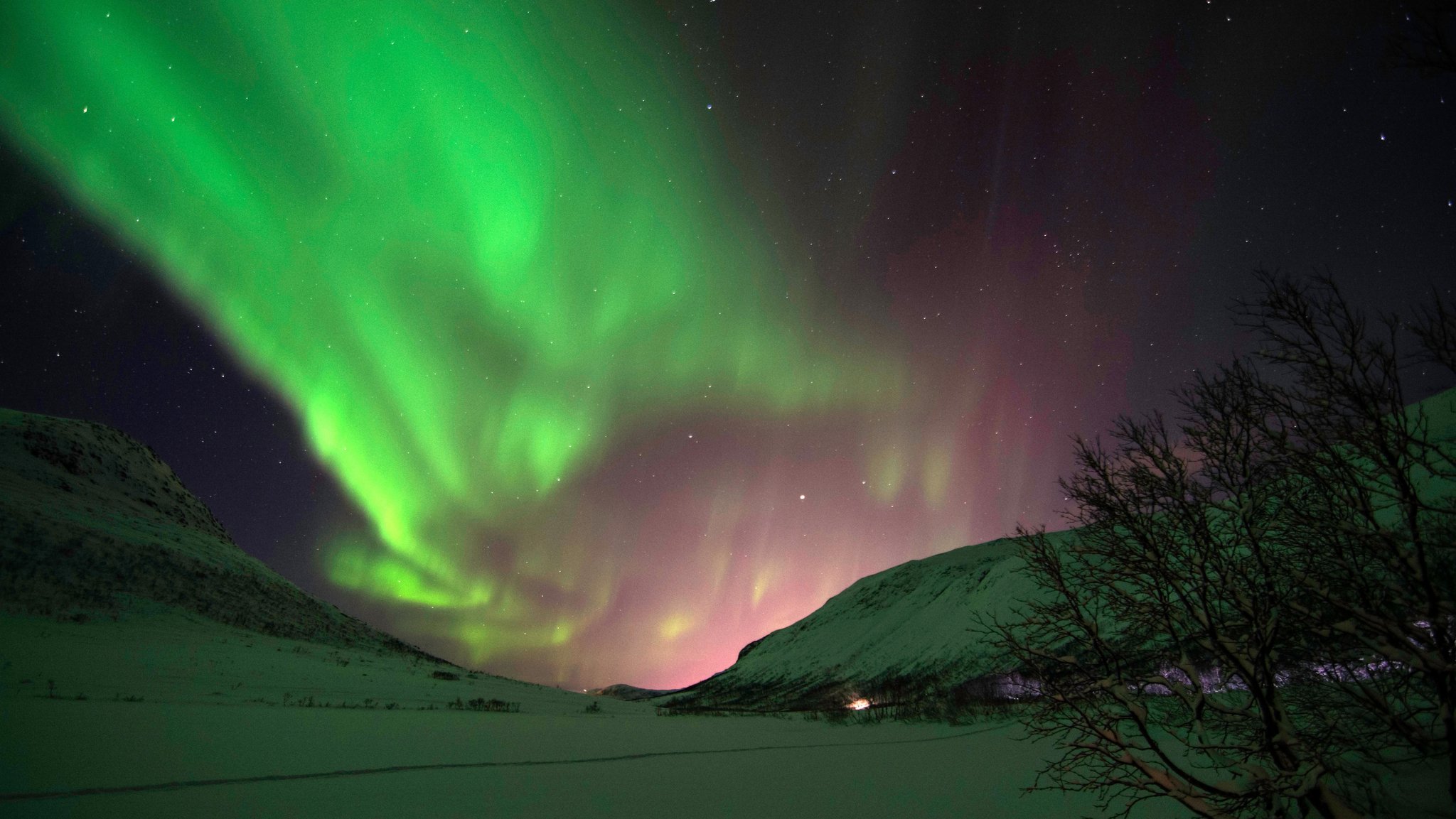 Polarlichter, aufgenommen in der Nähe von Tromsö, Norwegen. Polarlichter sind Gradmesser für das Weltraumwetter.