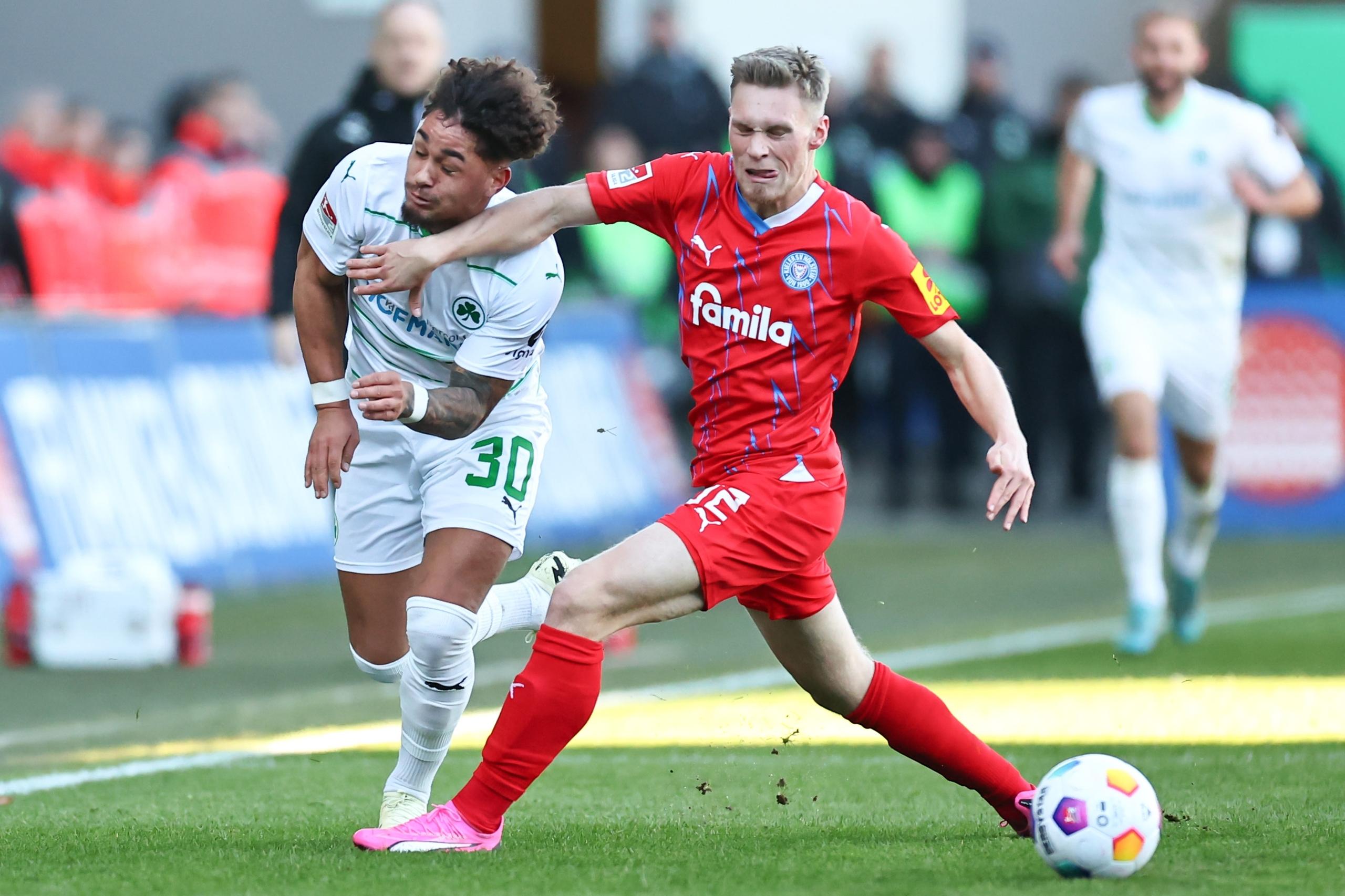 Spielszene SpVgg Greuther Fürth - Holstein Kiel