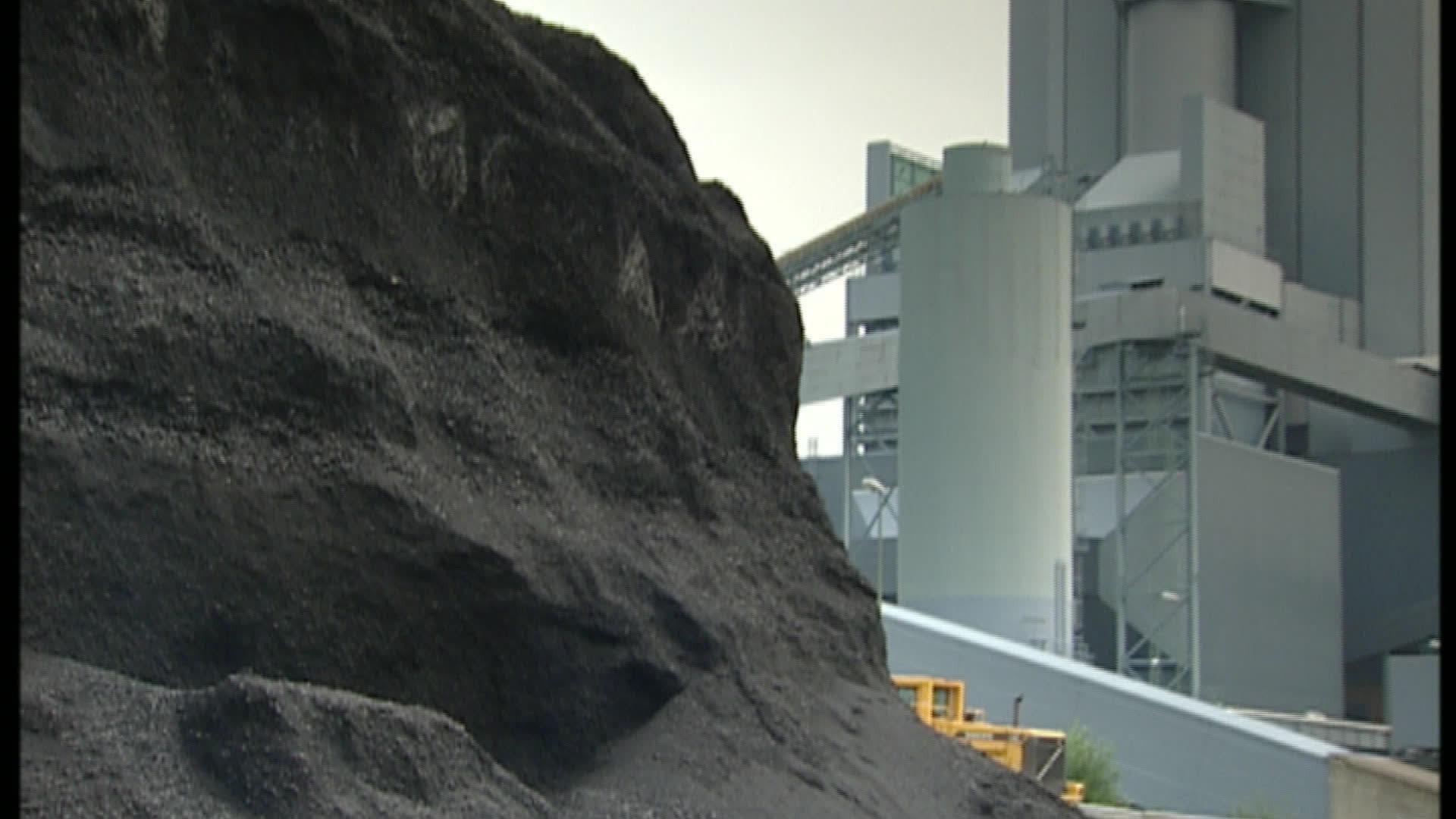 Obwohl in Bayern Rohstoffe wie Sand und Kies nicht selten sind, wird es für die Firmen schwieriger, sie in ausreichender Menge zu bekommen, wie aus dem Rohstoffreport der IHK hervorgeht.