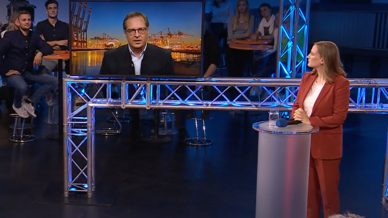 CSU-Generalsekretär Huber pochte auf Zurückweisungen an der Grenze, die SPD-Politikerin Wegge zeigte sich entsetzt über dessen Forderungen. | Bild: Bayerischer Rundfunk 2024 CSU-Generalsekretär Huber pochte auf Zurückweisungen an der Grenze, die SPD-Politikerin Wegge zeigte sich entsetzt über dessen Forderungen.