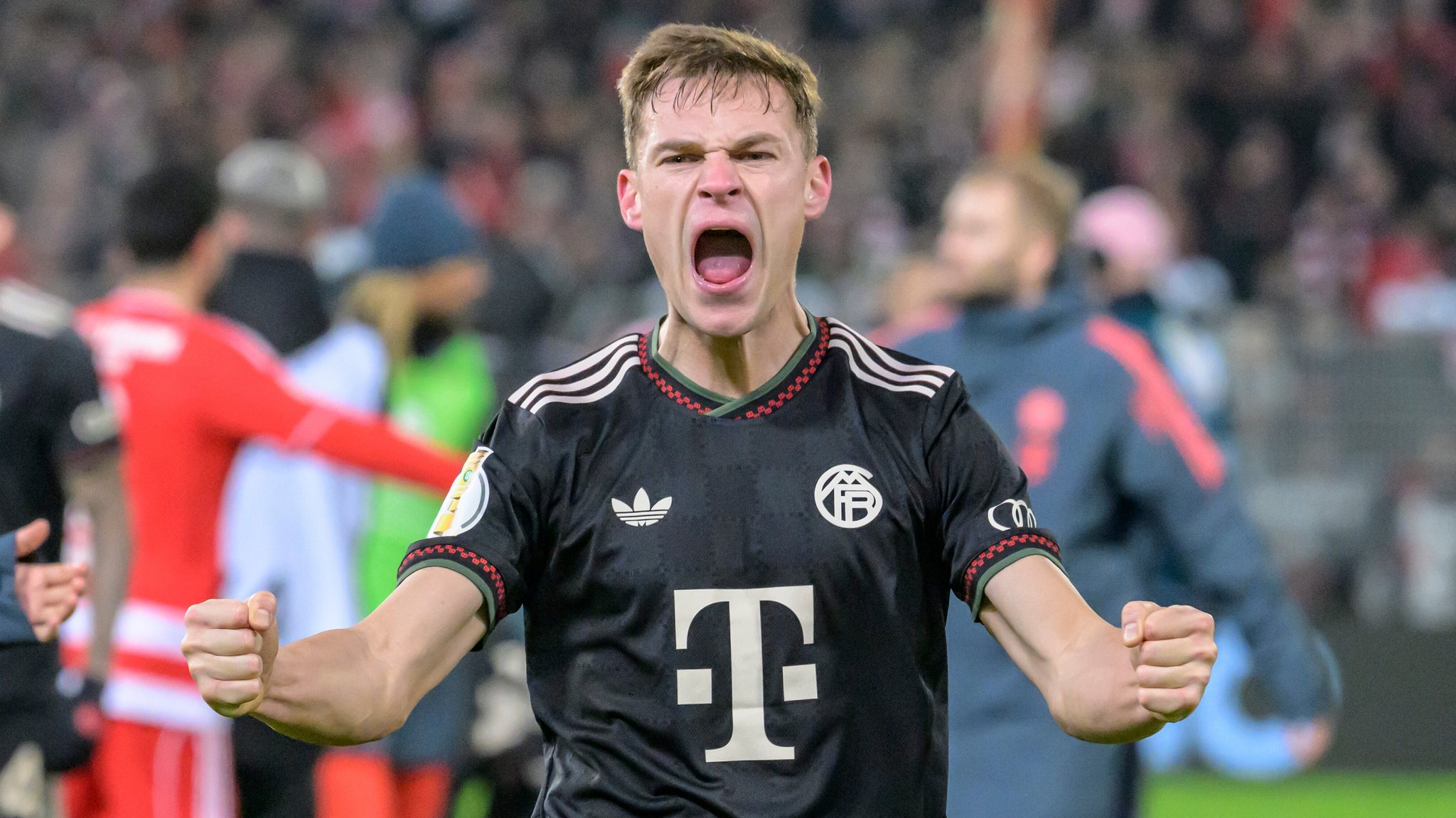 Joshua Kimmich nach dem Pokalsieg bei Union Berlin