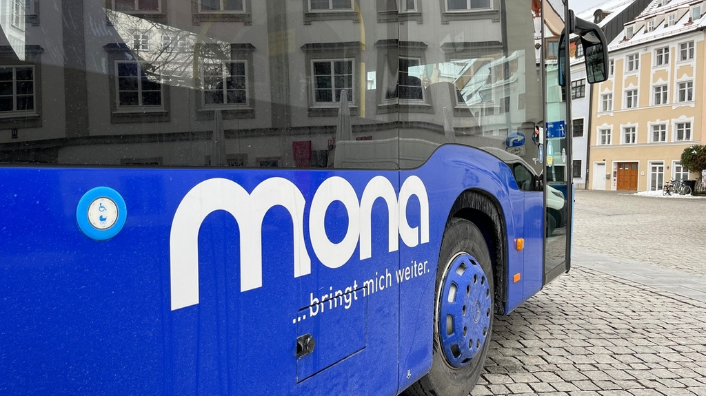 Blauer Bus des mona-Verbunds in Kempten