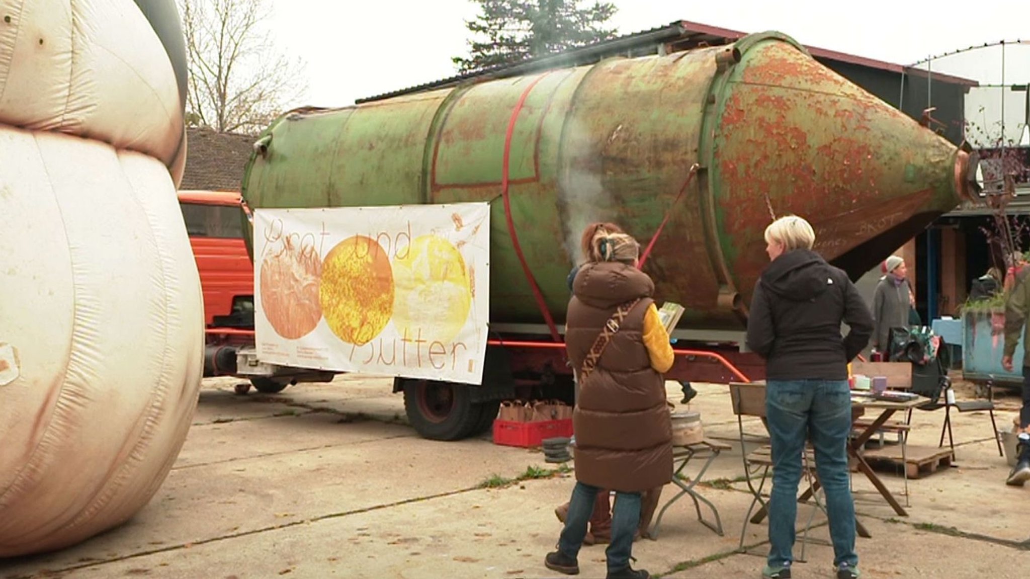 Ein Silo als mobiler Kunstort.