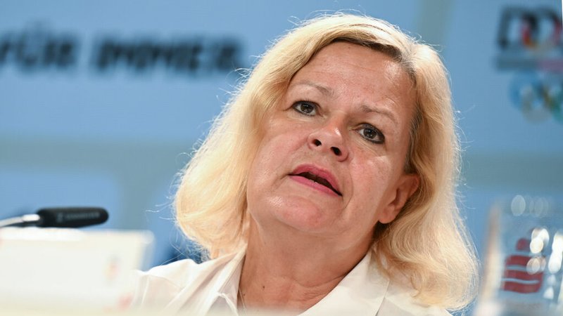 ARCHIV - 02.08.2024, Frankreich, Paris: Olympia, Paris 2024, Deutsches Haus, Nancy Faeser (SPD), Bundesinnenministerin, spricht bei einer Pressekonferenz. (zu dpa: «Faeser überzeugt: Deutschland würde von Olympia profitieren») Foto: Marijan Murat/dpa +++ dpa-Bildfunk +++ | Bild: dpa-Bildfunk/Marijan Murat ARCHIV - 02.08.2024, Frankreich, Paris: Olympia, Paris 2024, Deutsches Haus, Nancy Faeser (SPD), Bundesinnenministerin, spricht bei einer Pressekonferenz. (zu dpa: «Faeser überzeugt: Deutschland würde von Olympia profitieren») Foto: Marijan Murat/dpa +++ dpa-Bildfunk +++