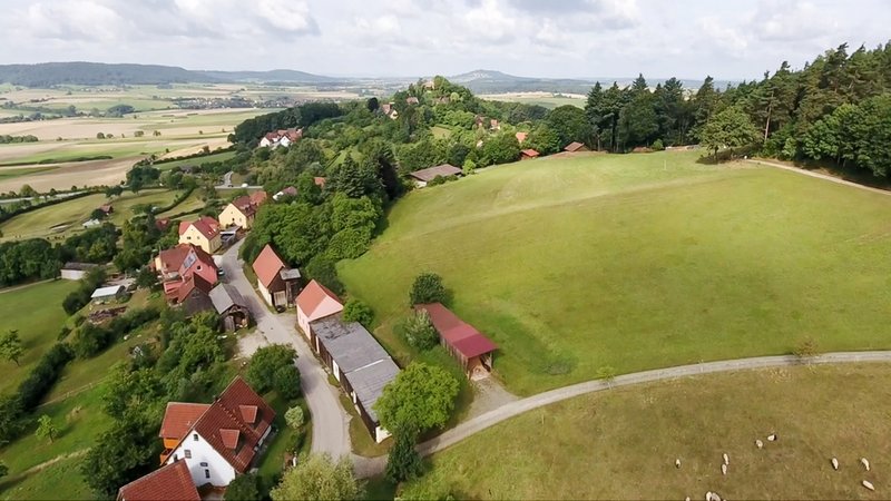 Ein Sonnentag für Thomas Grasberger auf dem Pilgerweg. | Bild: BR/Reinhard Kungel Ein Sonnentag für Thomas Grasberger auf dem Pilgerweg.