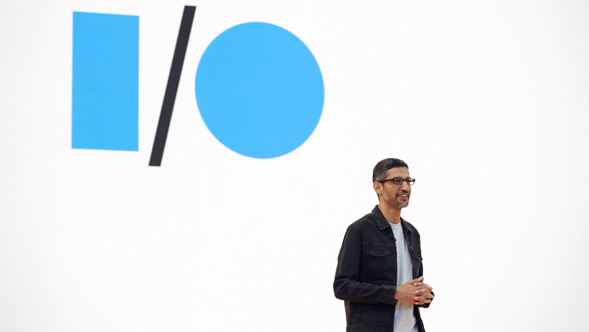Viele Googler bezeichneten die Bard-Ankündigung als "verpfuscht" und als "überstürzt". Das ganze sei nicht Google würdig gewesen schrieben einige. Sie befürchten, dass Google mit seiner KI am Ende die User enttäuschen werde, weil sie noch nicht fertig sei und zuverlässig laufe. 
