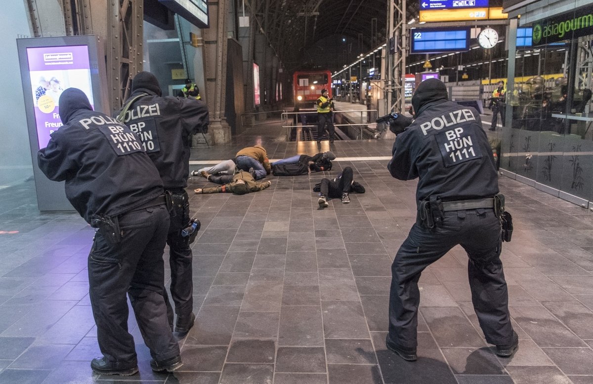 Polizei und Feuerwehr proben den Ernstfall in München 