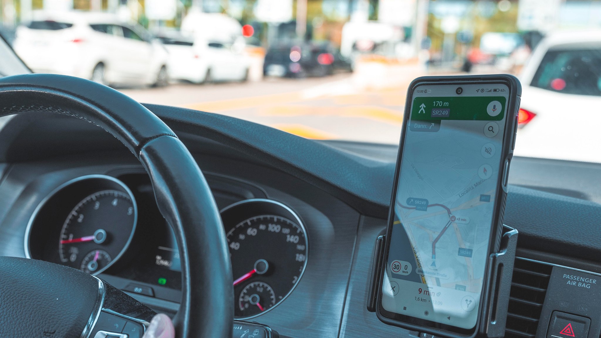 (Symbolbild) Google Maps zeigt eine Sperre auf der A9 bei Berg an – in Wirklichkeit hat der Verkehr dort freie Fahrt. 