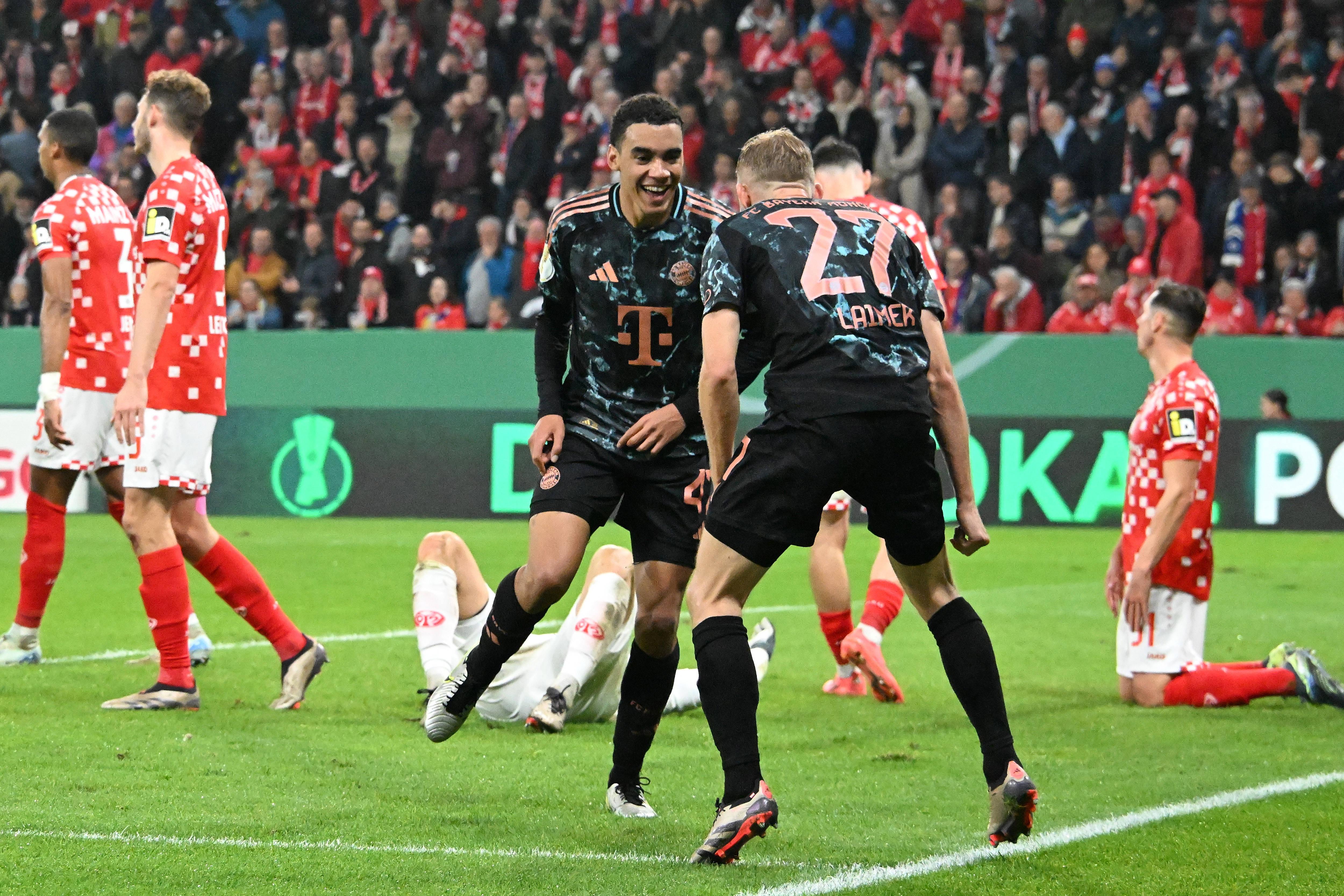Jamal Musiala und Konrad Laimer im Jubel