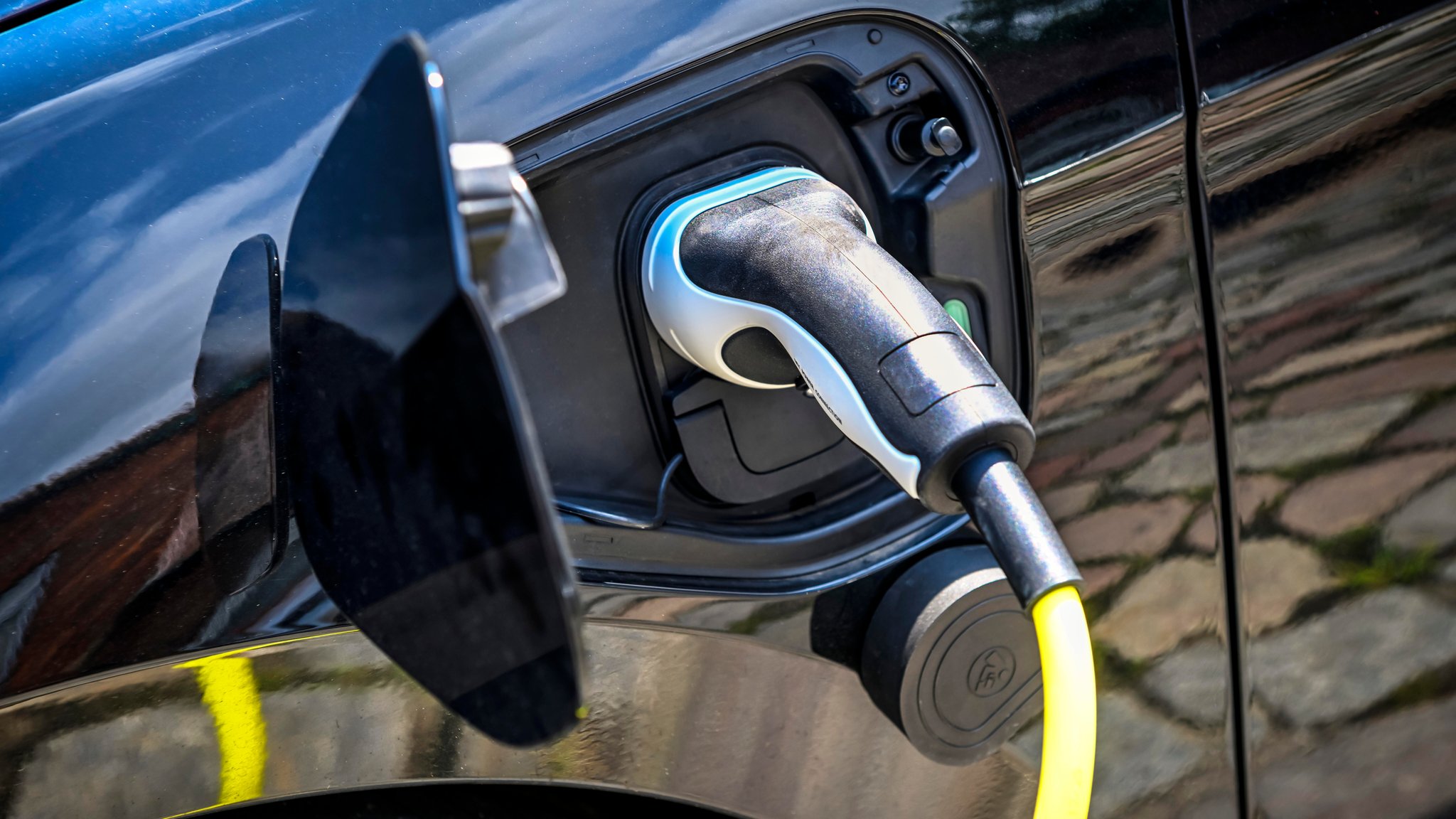 E-Autos vs. Verbrenner: Viel Wirbel um TUM-Studie