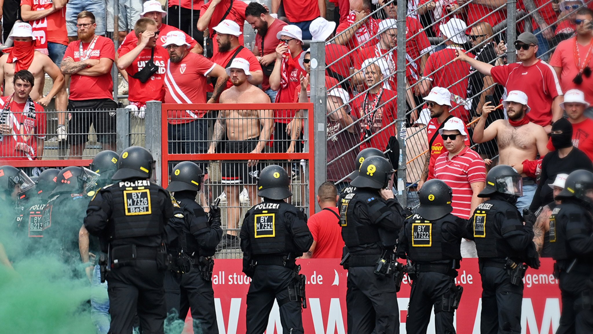 Polizeieinsatz bei Fußballspiel