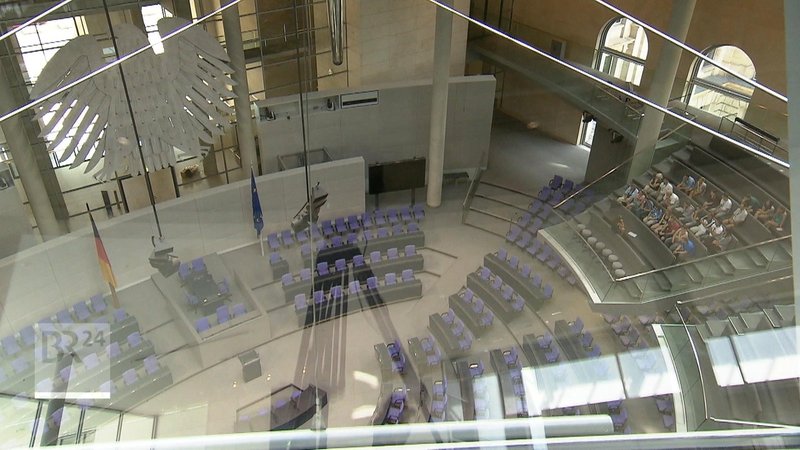 Der Bundesrat hat der Wahlrechtsreform zugestimmt. 106 Sitze im Bundestag sollen wegfallen. 