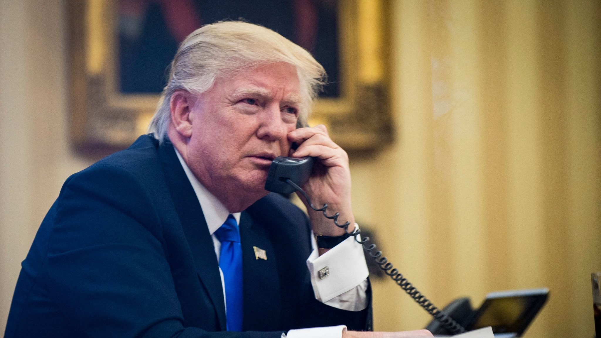 Donald Trump am Telefon (Archivbild)