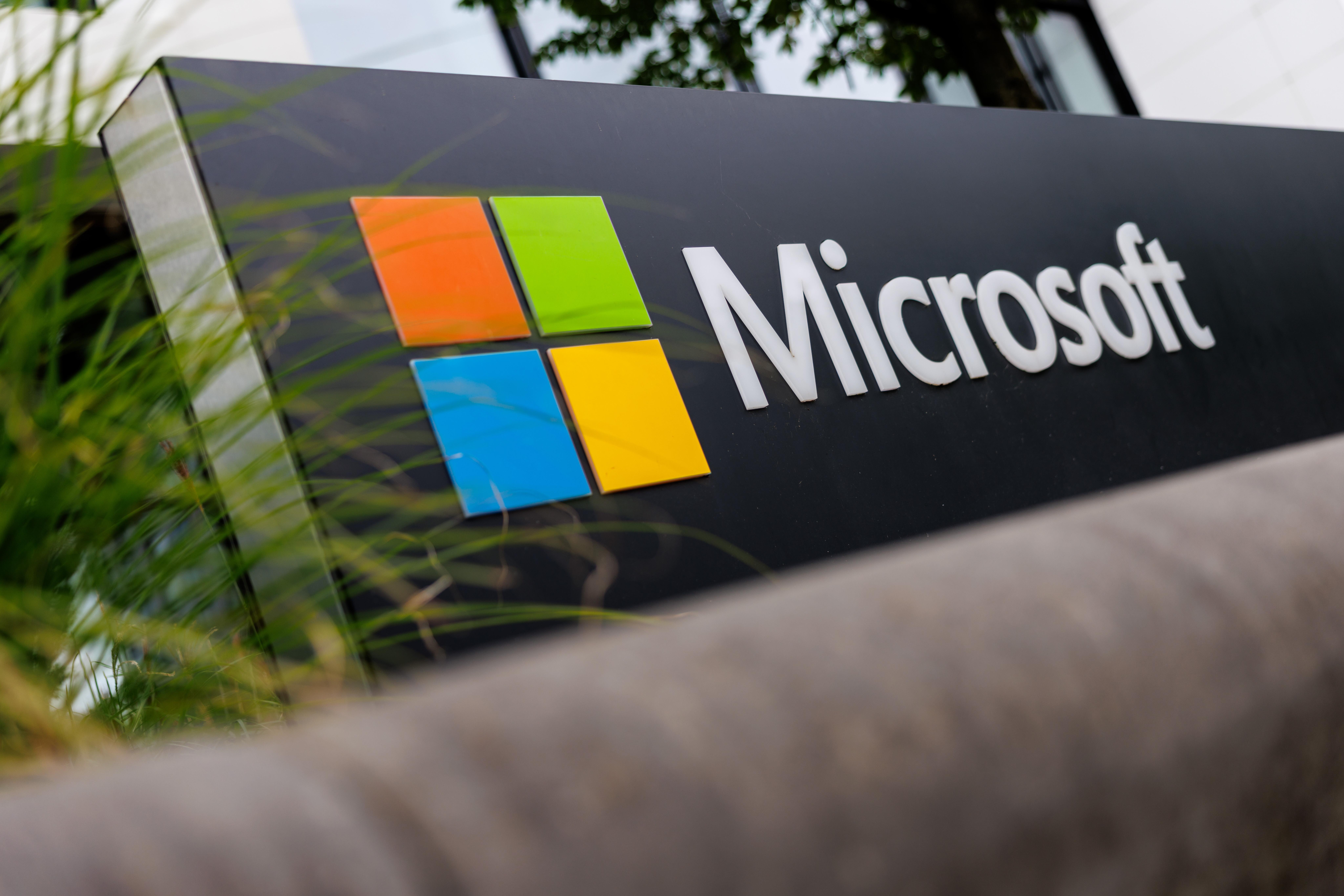 Der Microsoft-Schriftzug vor der Deutschland-Zentrale des US-Unternehmens in München.