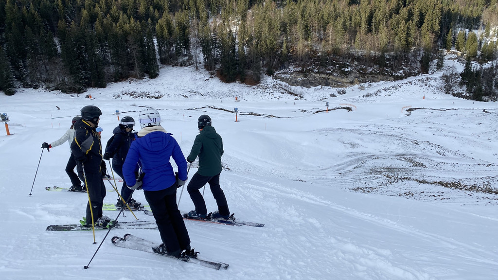 In der Nähe dieser Stelle im Ski-Gebiet Waidring in Tirol sind zwei Jugendliche aus Bayern tödlich verunglückt