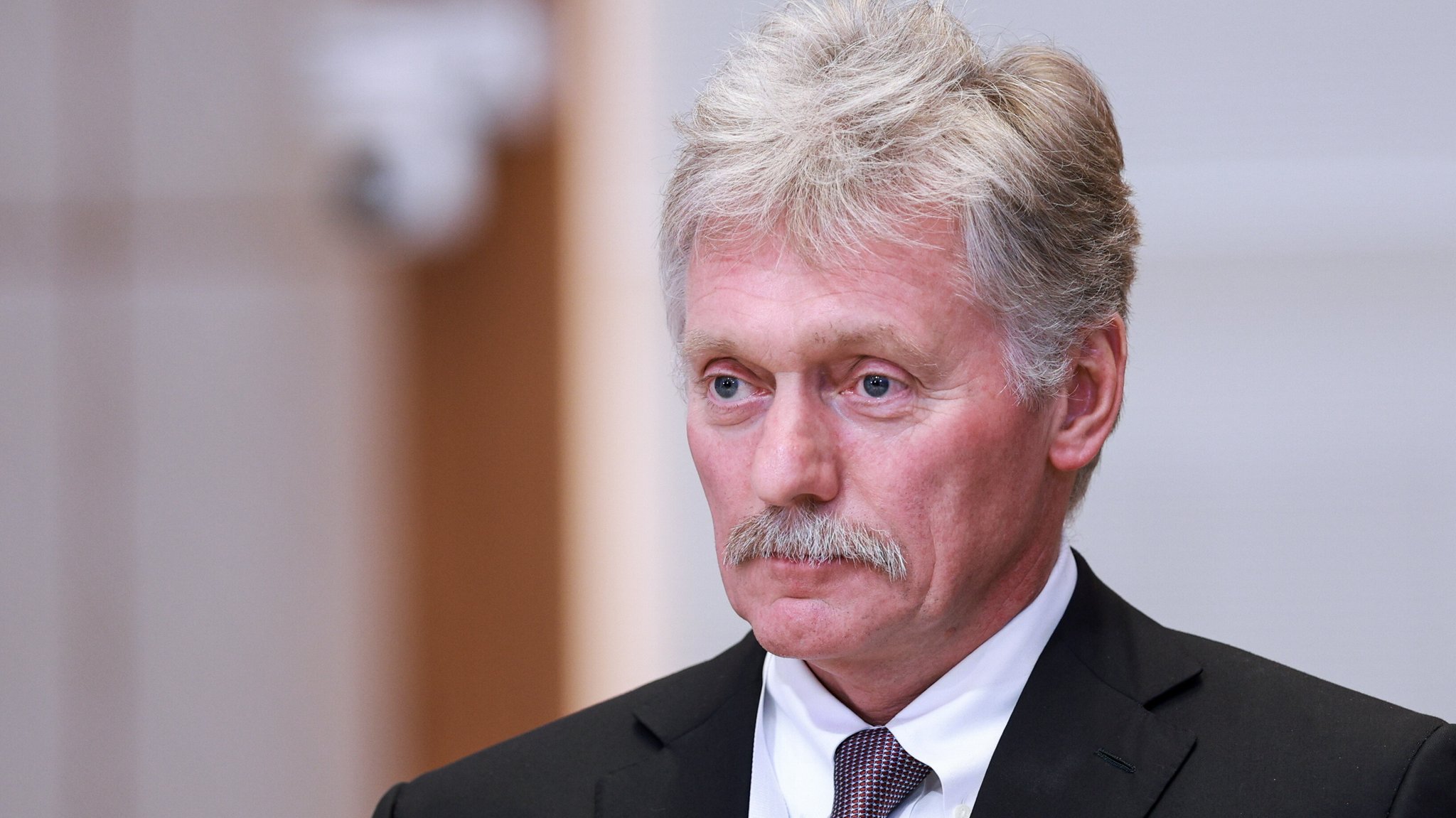 Kreml-Sprecher Dmitri Peskow | Bild: pa/dpa/Alexander Shcherbak Kreml-Sprecher Dmitri Peskow