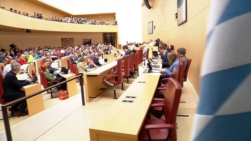 (Symbolbild) Die bayerische Staatsregierung macht Kassensturz – und will den Haushalt für dieses und nächstes Jahr festzurren. | Bild: Bayerischer Rundfunk 2026 (Symbolbild) Die bayerische Staatsregierung macht Kassensturz – und will den Haushalt für dieses und nächstes Jahr festzurren.