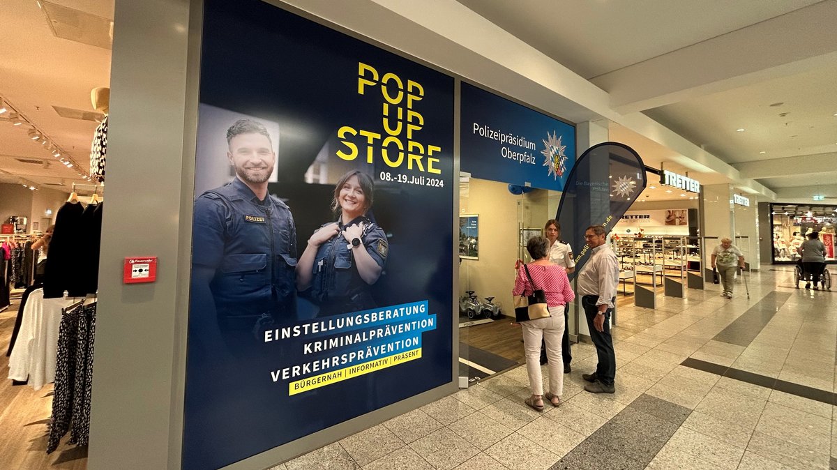 Polizei-Pop-up-Store in Einkaufszentrum