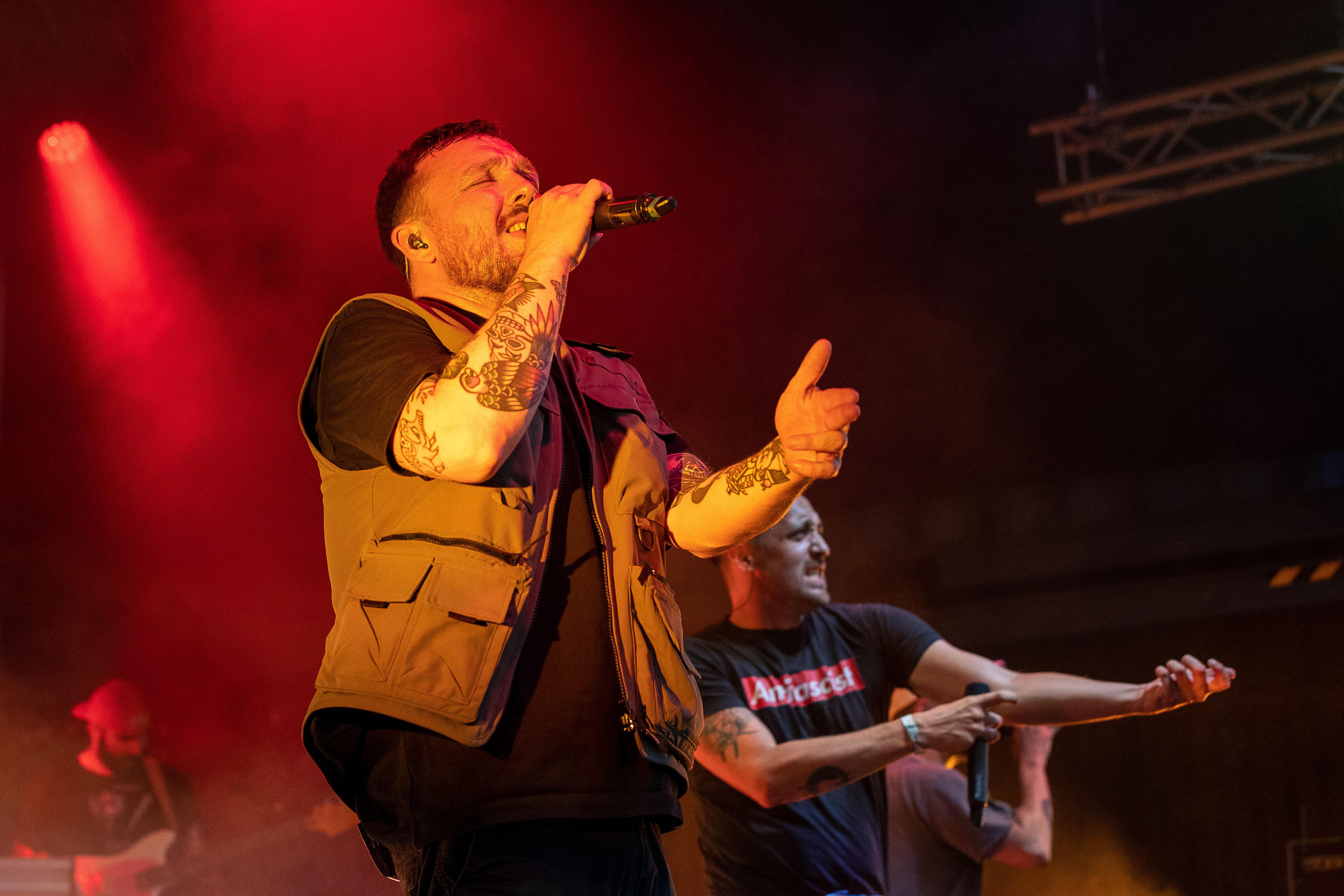 "Oktober in Europa" Diskussion um neuen Song der Antilopen Gang BR24