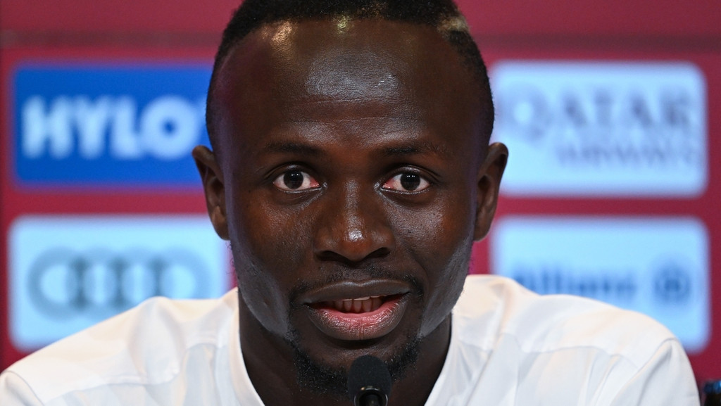 FC-Bayern-Spieler Sadio Mané | Bild: picture-alliance/dpa FC-Bayern-Spieler Sadio Mané