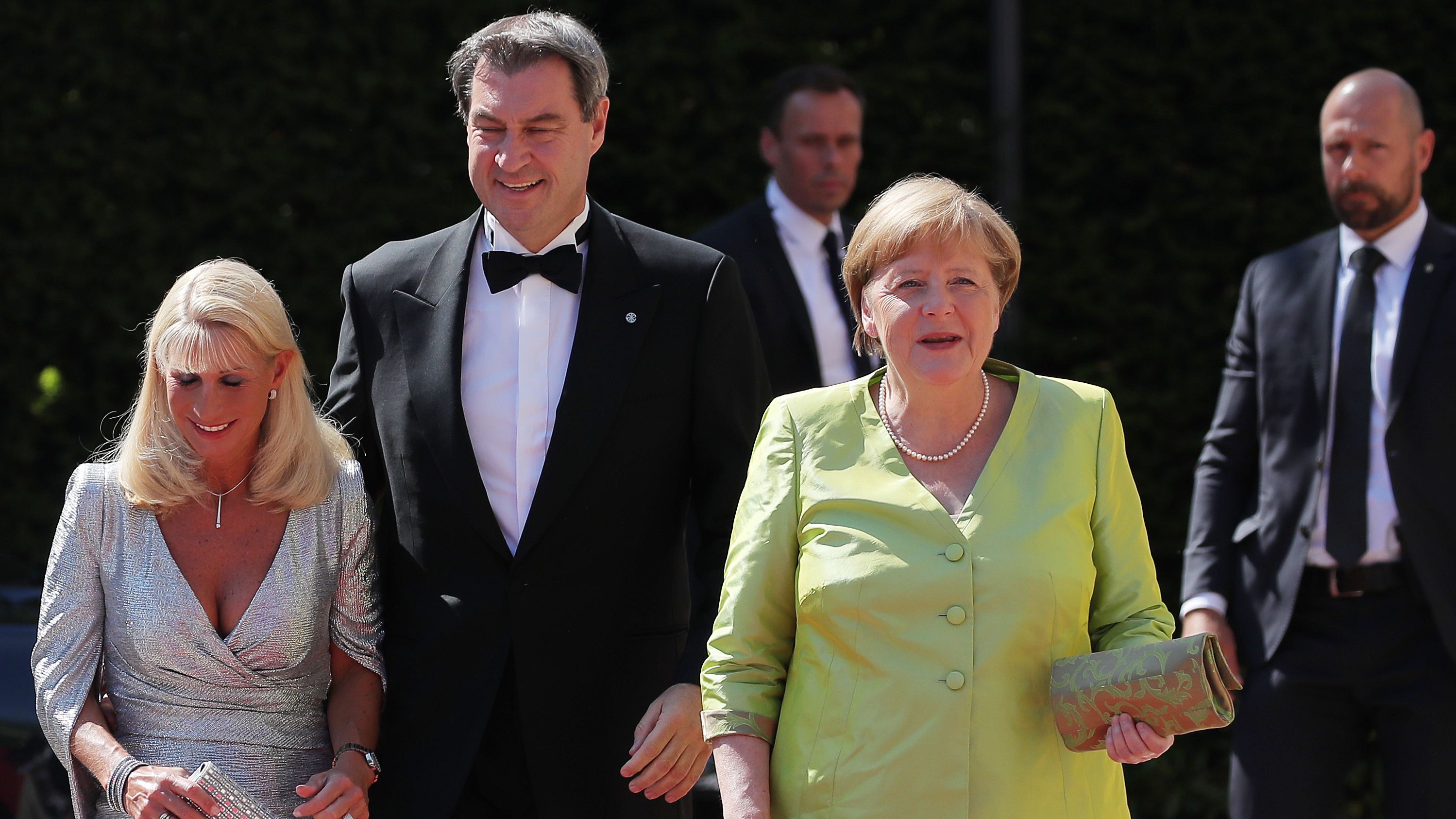 Hitze Am Hugel Tropischer Start Fur Die Bayreuther Festspiele Br24