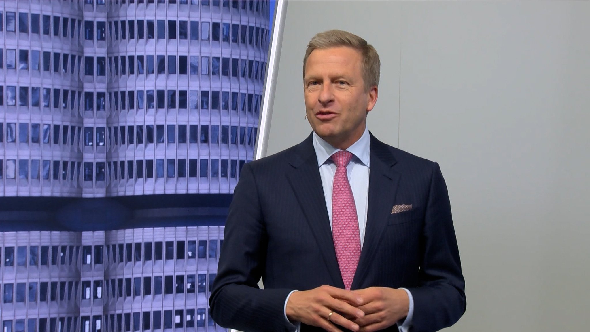 Heute um Mitternacht wechselt bei BMW der Mann am Steuer: CEO Zipse geht, Nedeljkovic kommt. | Bild: Bayerischer Rundfunk 2026 Heute um Mitternacht wechselt bei BMW der Mann am Steuer: CEO Zipse geht, Nedeljkovic kommt.