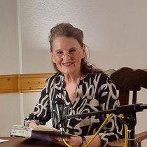 Elfi Conrad, Romanautorin: "Als sei alles leicht" | Bild: Mikrotext