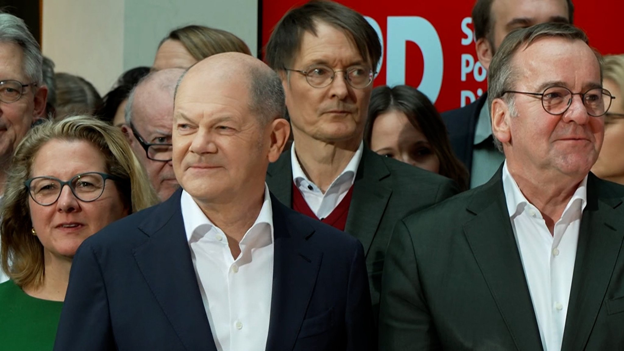 Der SPD-Bundesvorstand stimmte heute einstimmig für Scholz als Kanzlerkandidaten. Damit soll die Debatte um die K-Frage in der SPD beendet sein.