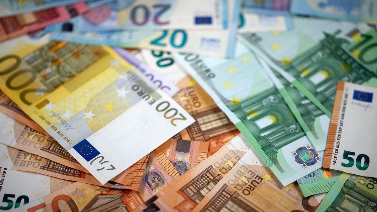Zahlreiche verschiedene Euro-Geldscheine