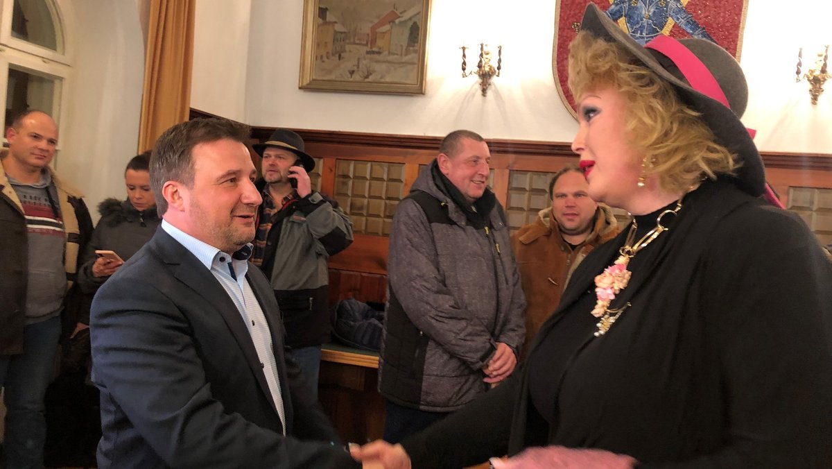 Gloria Gray unterliegt bei Zwieseler Bürgermeisterwahl