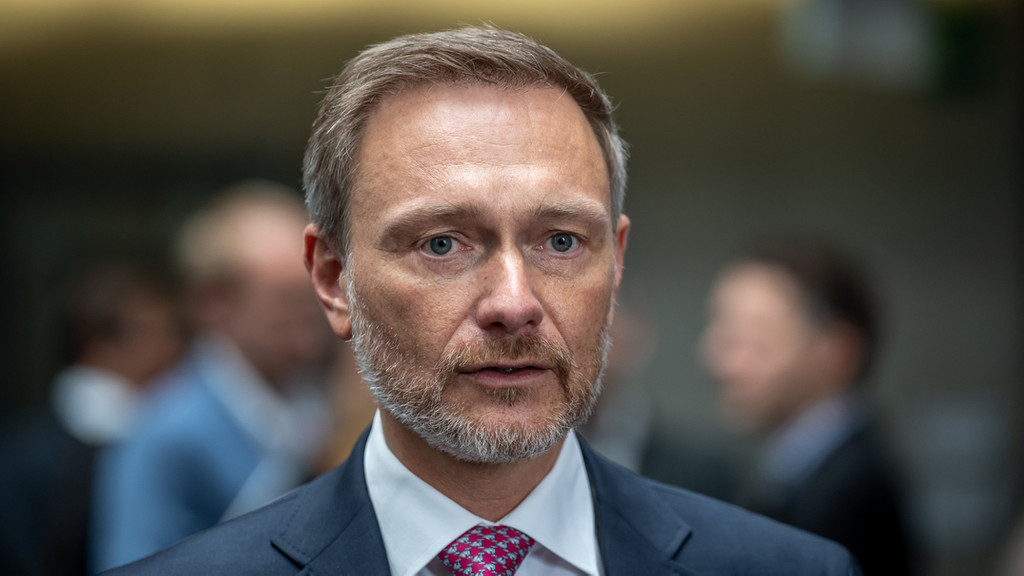 Christian Lindner (FDP), Bundesminister der Finanzen | Bild: dpa-Bildfunk/Michael Kappeler Christian Lindner (FDP), Bundesminister der Finanzen