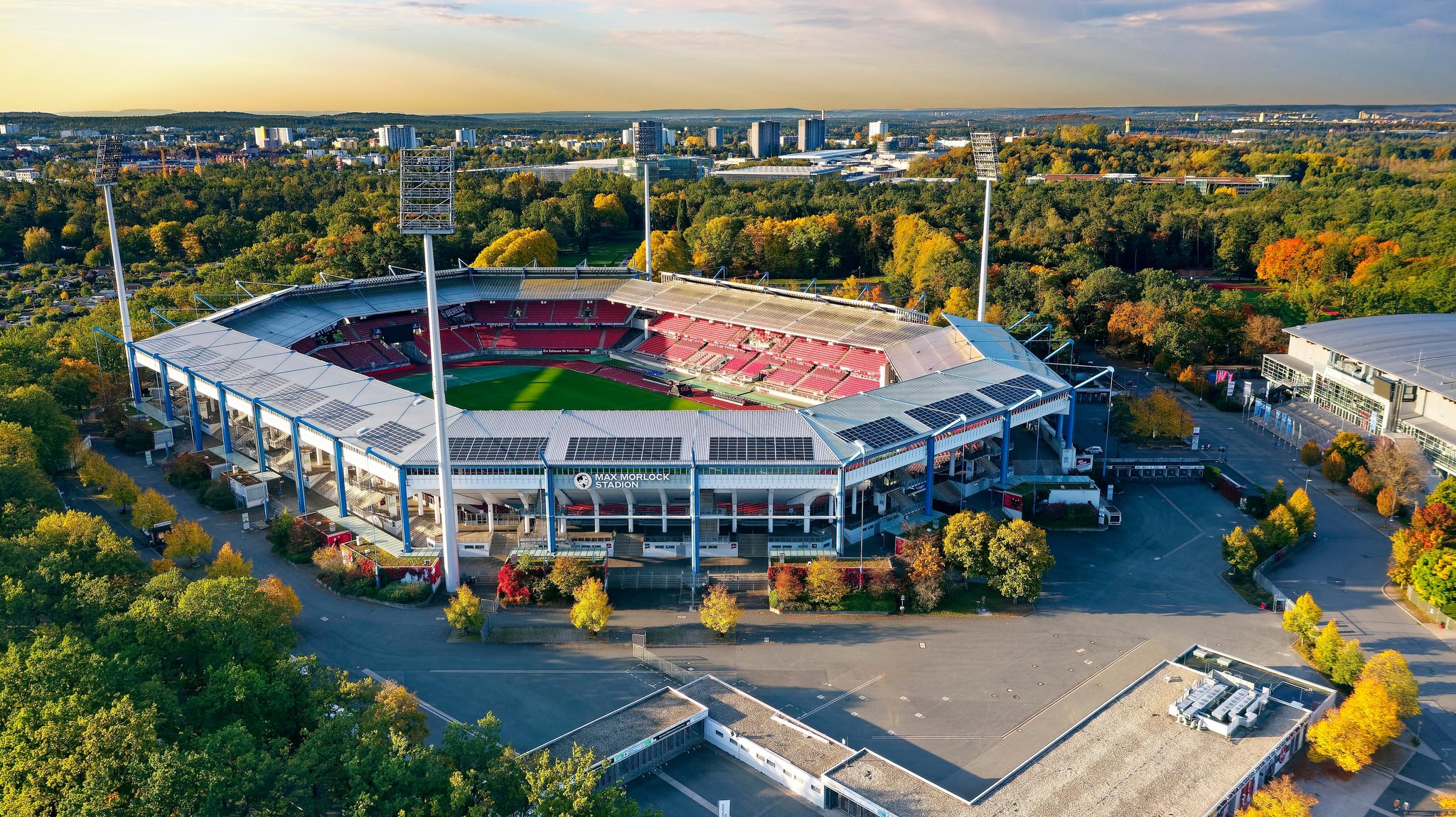 Umbau des Max-Morlock-Stadions: Stadtrat plant ganz groß