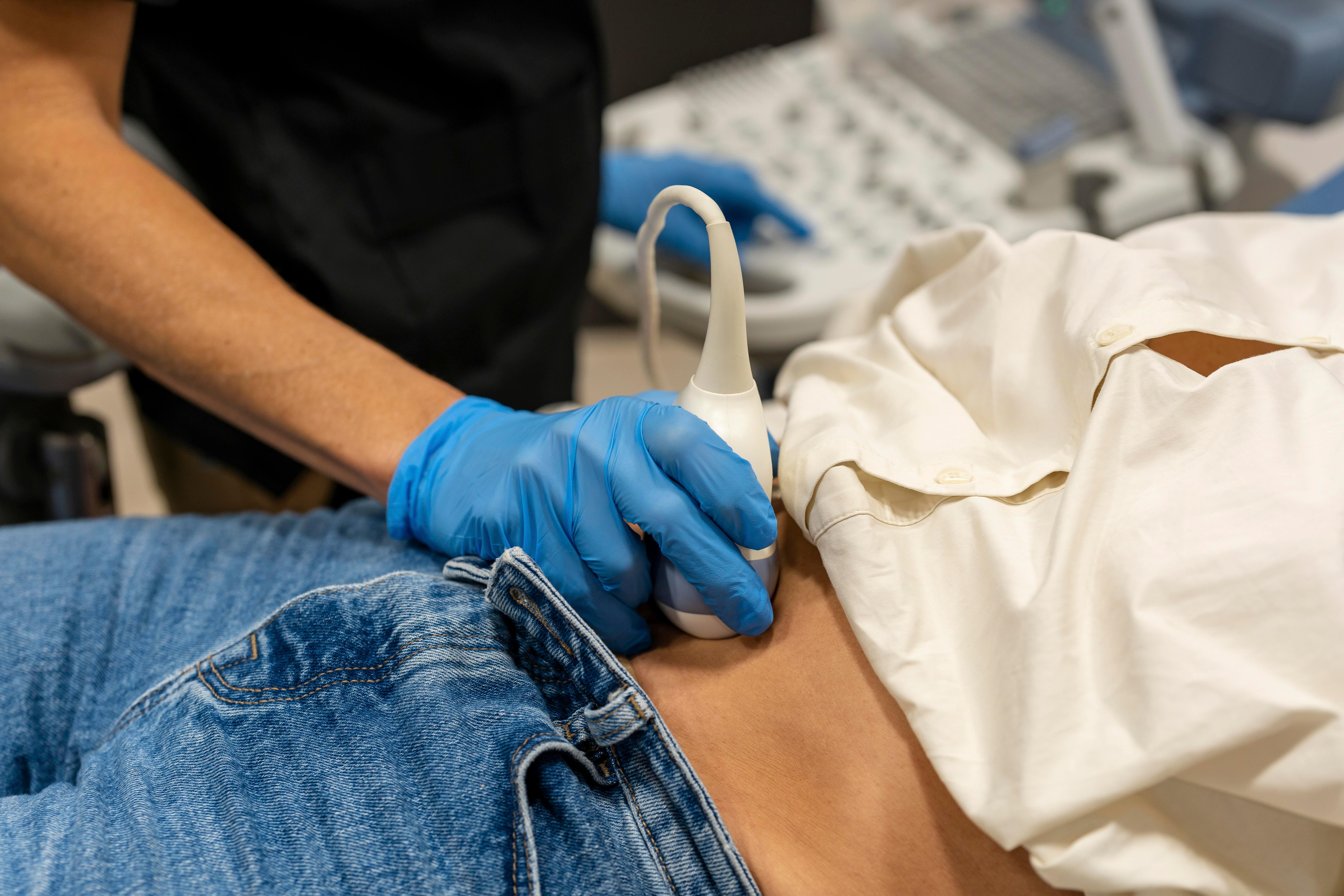 Der Ultraschall von Eierstöcken zur Früherkennung von möglichen Tumoren ist eine Selbstzahler-Leistung. Sie stehen derzeit in der Kritik.