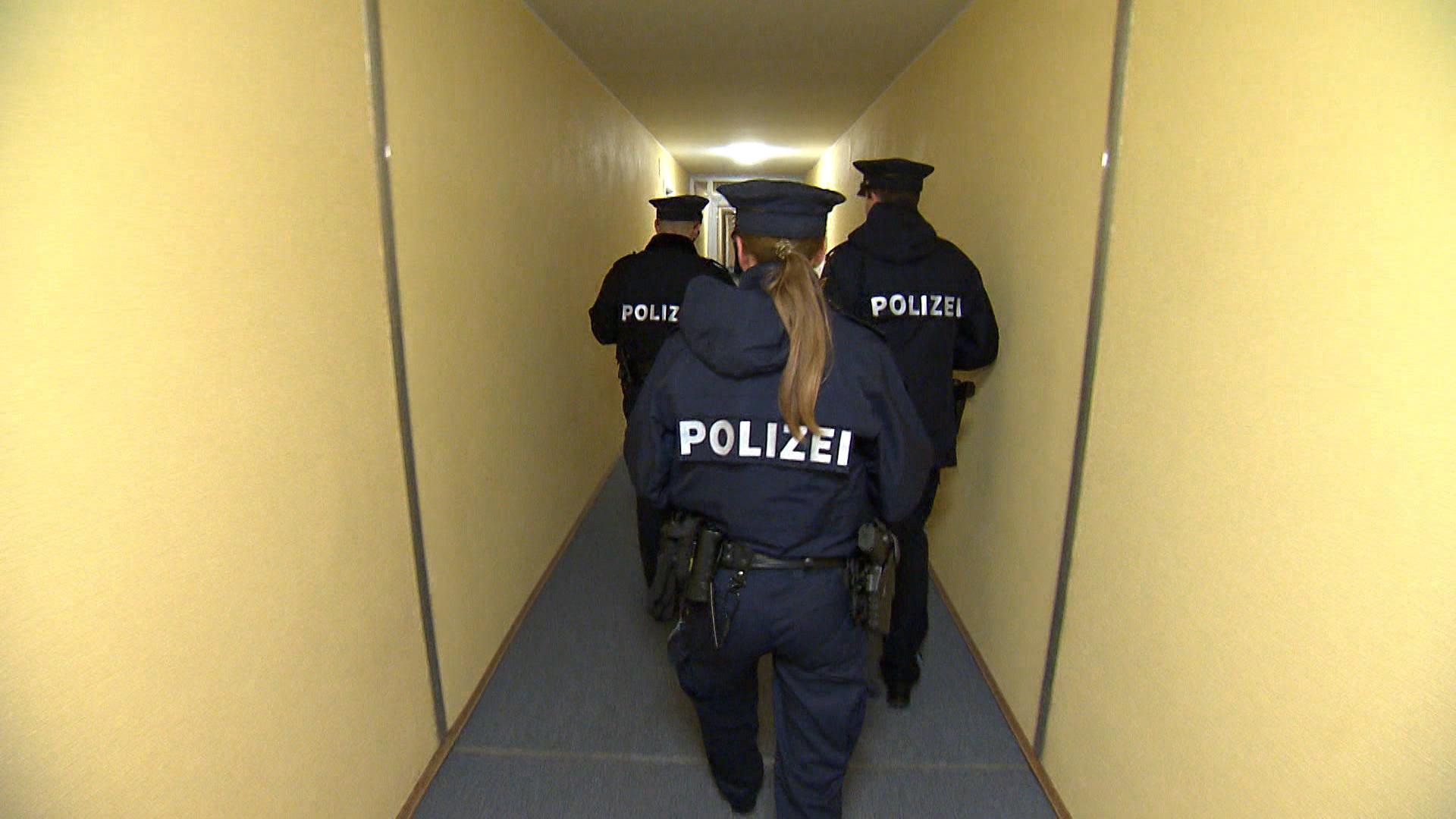 Seit Jahren tobt ein Streit um das bayerische Polizeiaufgabengesetz - jetzt hat der Bayerische Verfassungsgerichtshof darüber entschieden. 