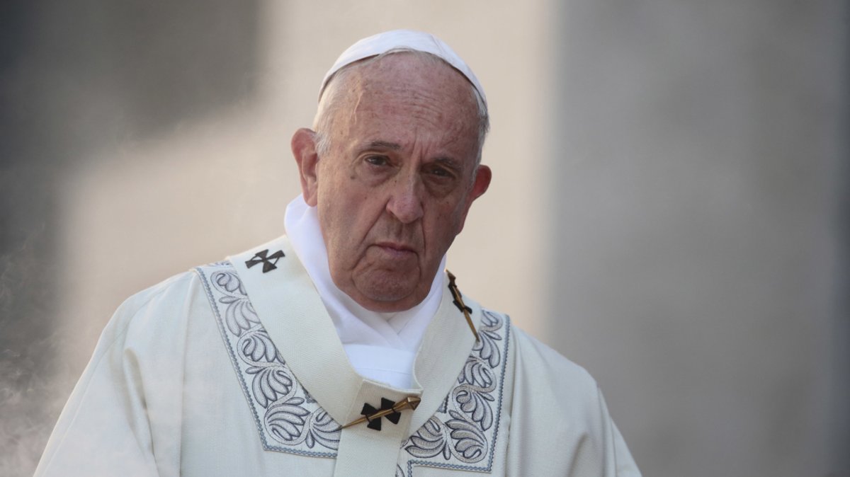 Papst Franziskus während einer Messe (Archivbild von 2019)