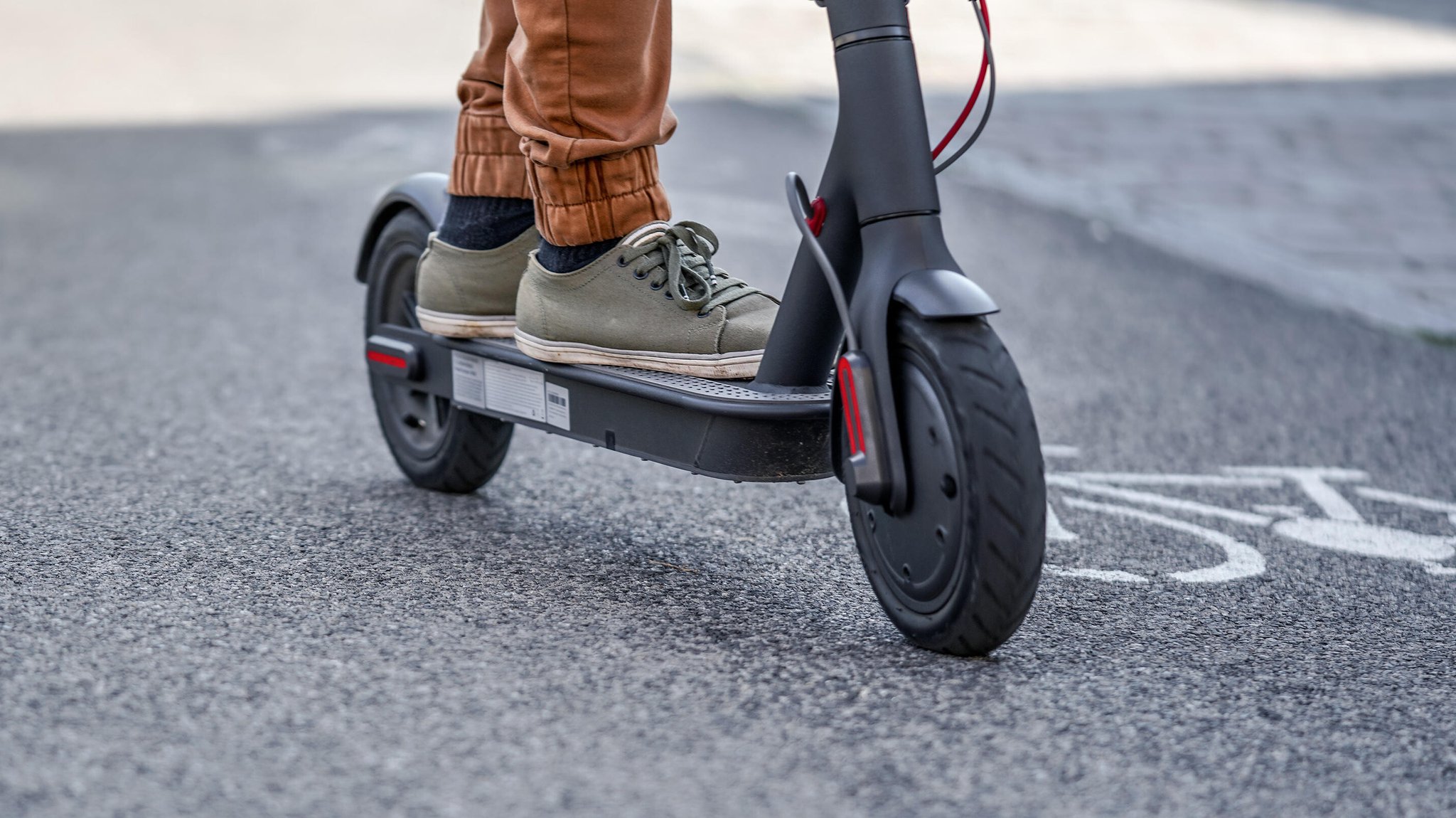 Symbolbild: E-Scooter | Bild: picture alliance / PantherMedia | Lubo Ivanko Symbolbild: E-Scooter