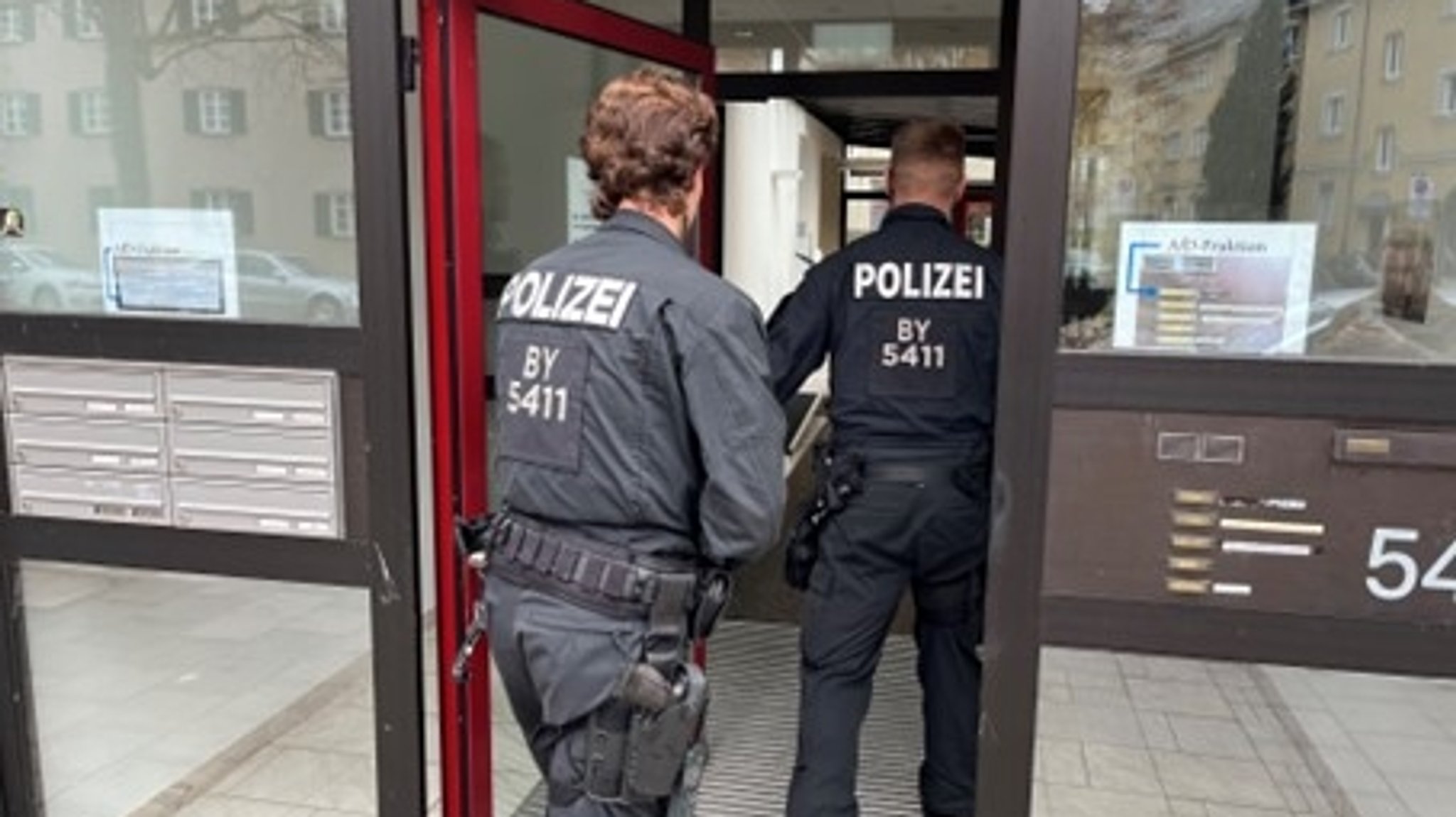 Durchsuchung der Polizei in den Räumen der Augsburger AfD-Fraktion