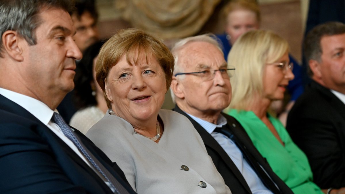 Merkel, die CSU und der Putsch-Versuch: Verzwickte Beziehung