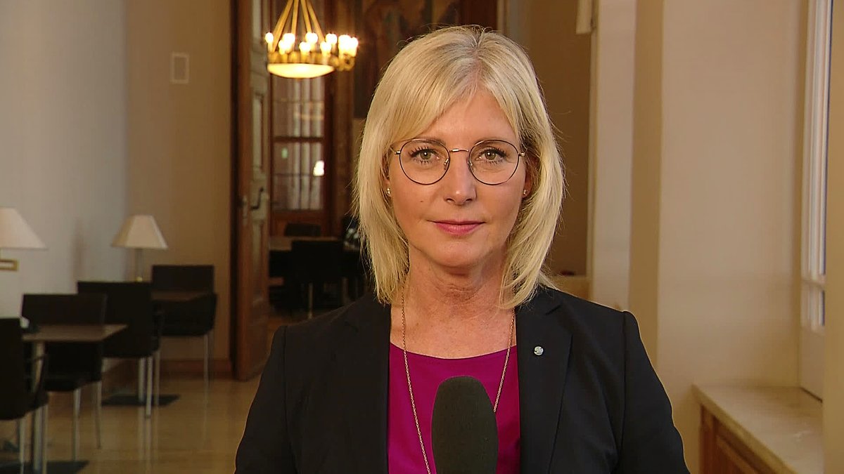 Ulrike Scharf, CSU, bayerische Arbeitsministerin im Kontrovers-Interview