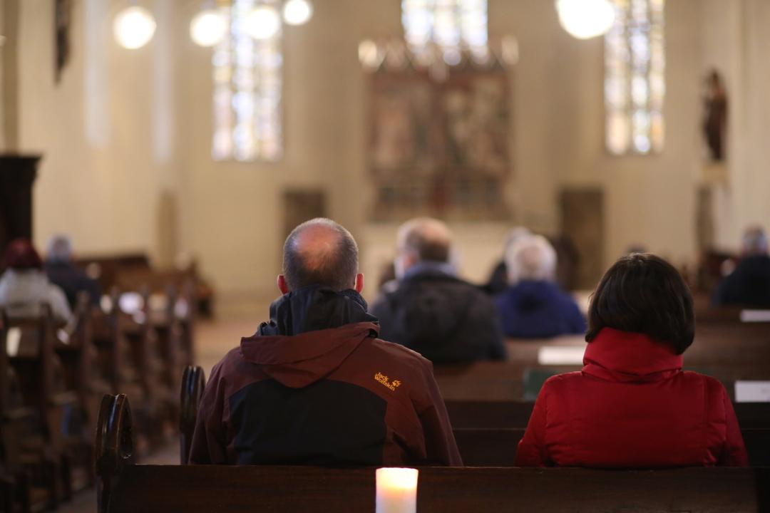3g Regel Gilt Nicht Bei Gottesdiensten Taufen Und Hochzeiten Br24