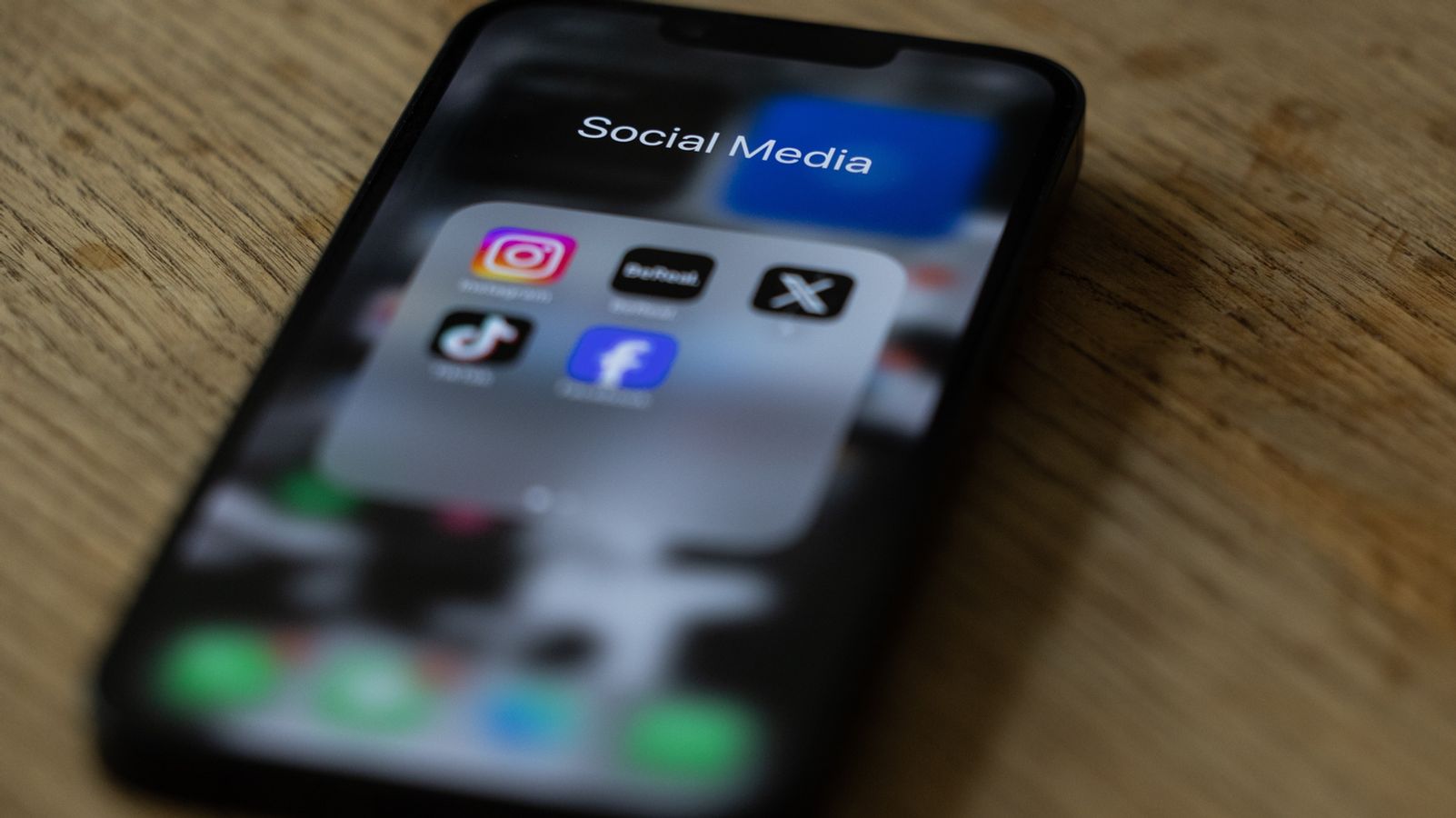 Bayern Allianz Soll Gegen Fake News Im Netz Vorgehen Br24 Bayern Allianz Soll Gegen Fake News Im Netz Vorgehen Br24