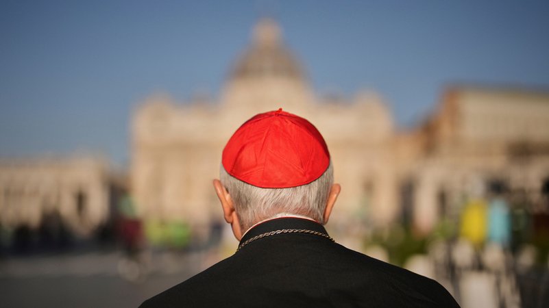 (Symbolbild) Die Kardinäle wählen bald einen neuen Papst. Darunter sind auch drei Deutsche. | Bild: dpa-Bildfunk/Francisco Seco (Symbolbild) Die Kardinäle wählen bald einen neuen Papst. Darunter sind auch drei Deutsche.
